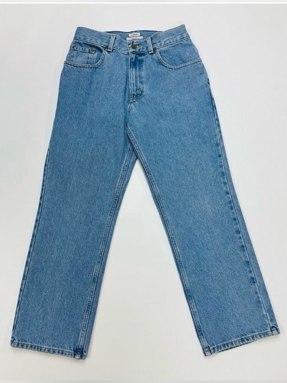 LL Bean Blue Denim Jeans Original fit Size 6 Pet
Medium wash cotton straight leg